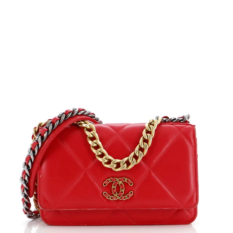 Women's money clip with a floral pattern​19 Wallet on Chain Quilted Lambskin