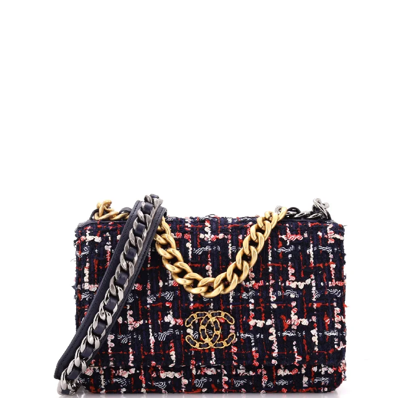 Women's money clip with a tassel for added flair​19 Wallet on Chain Quilted Tweed