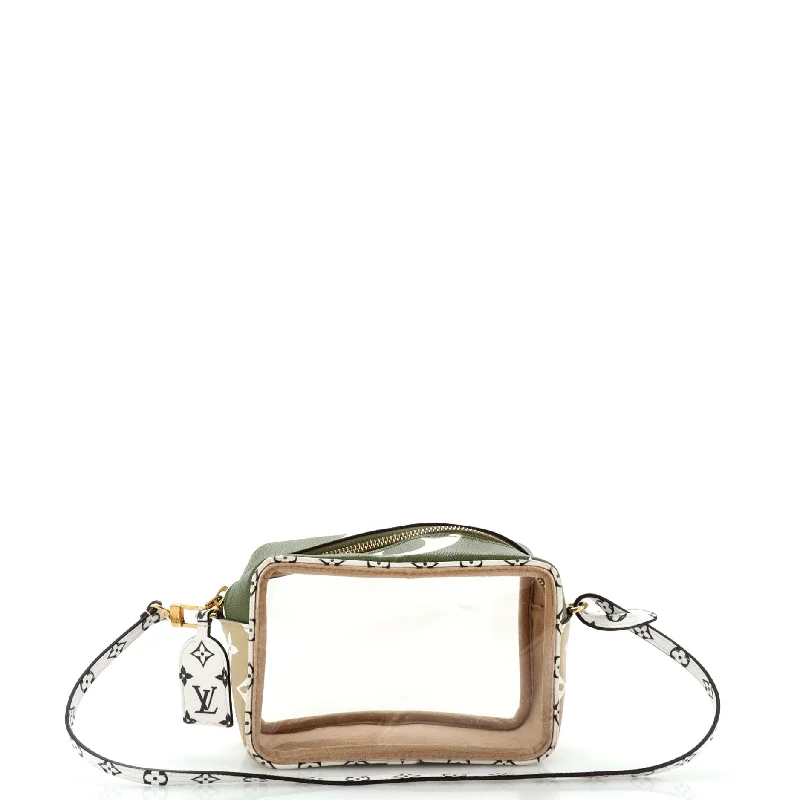 Women's money clip in a metallic sheen finishBeach Pouch Limited Edition Colored Monogram Giant Women's money clip in a metallic sheen finishBeach Pouch Limited Edition Colored Monogram Giant
