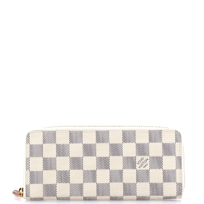 Vintage - style women's money clip for retro enthusiasts​Clemence Wallet Damier