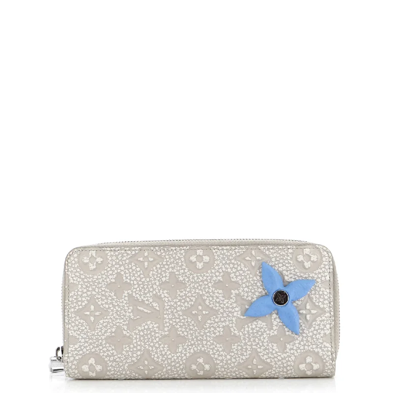Women's money clip with a personalized monogramClimbing Zippy Wallet Limited Edition Monogram Taurillon Leather with Acrylic Vertical Women's money clip with a personalized monogramClimbing Zippy Wallet Limited Edition Monogram Taurillon Leather with Acrylic Vertical