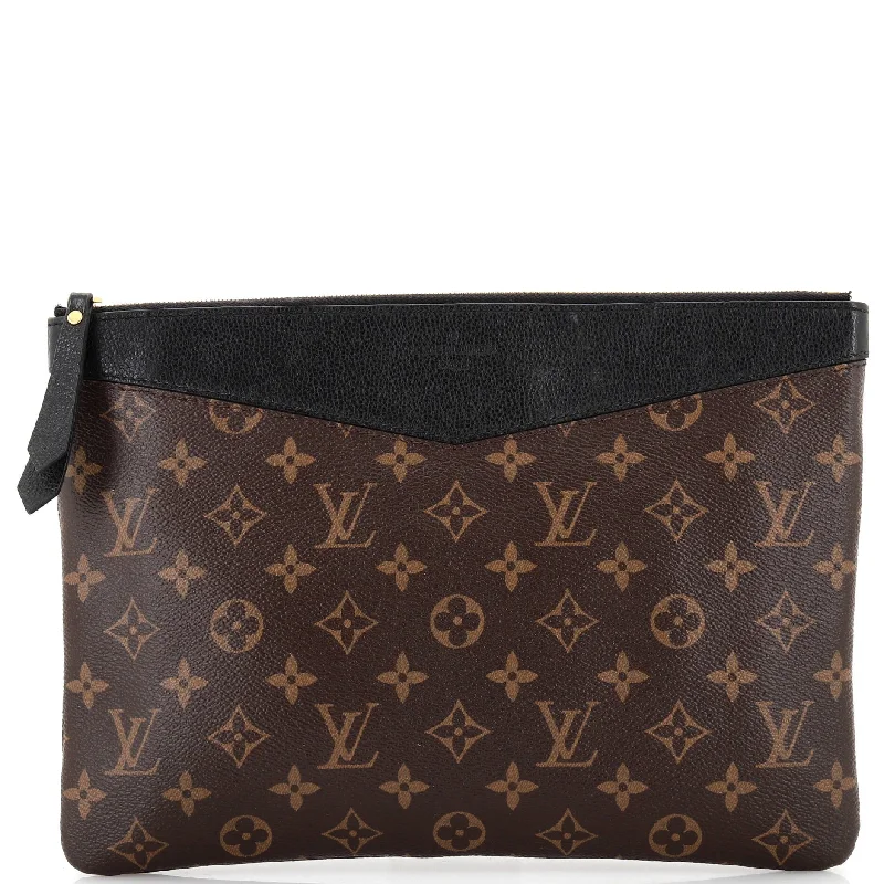 Women's money clip with a heart - shaped cutout​Daily Pouch Monogram Canvas