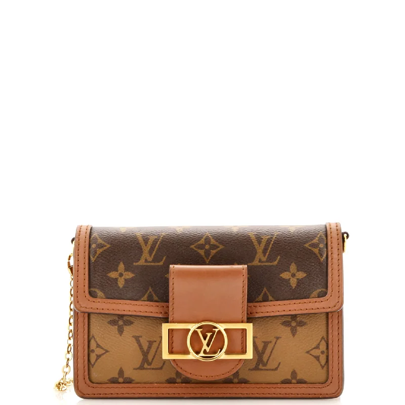 Women's money clip with a built - in card holderDauphine Chain Wallet Reverse Monogram Canvas Women's money clip with a built - in card holderDauphine Chain Wallet Reverse Monogram Canvas