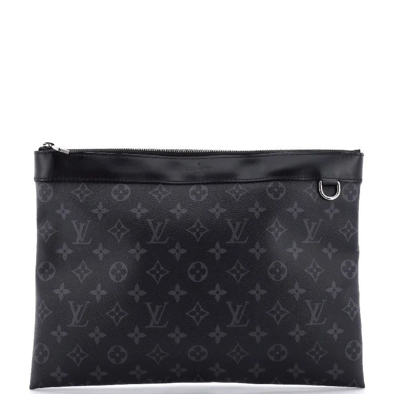 Women's money clip with a secret compartmentDiscovery Pochette Monogram Eclipse Canvas GM Women's money clip with a secret compartmentDiscovery Pochette Monogram Eclipse Canvas GM
