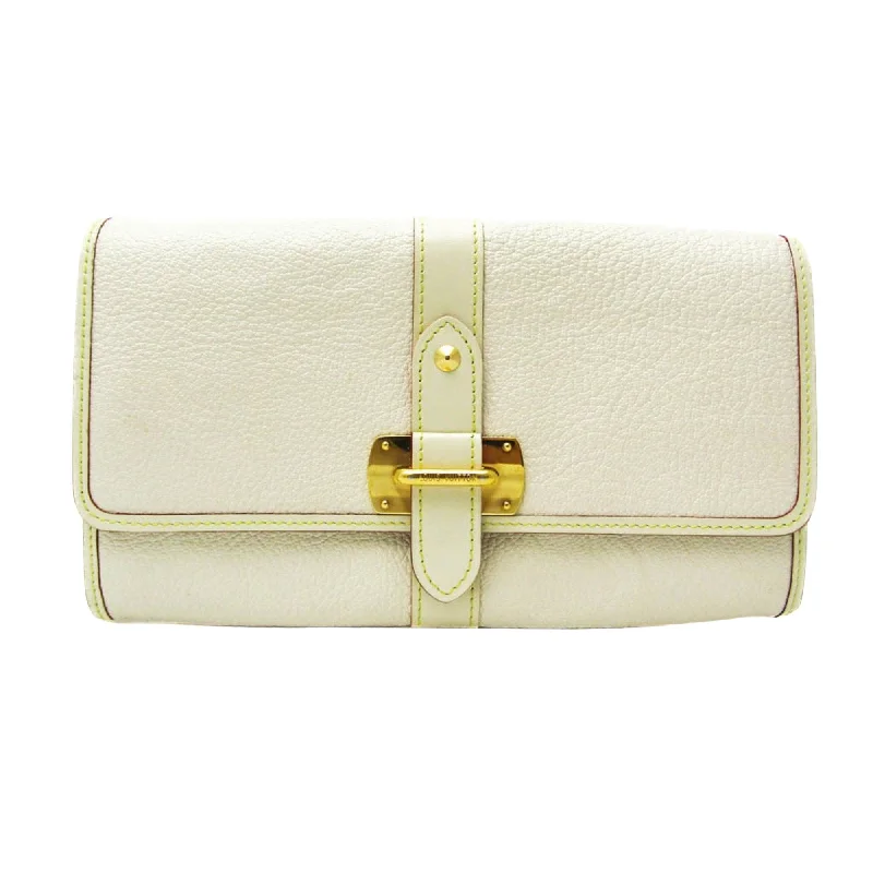 Soft - touch women's money clip for a comfortable grip​Louis Vuitton Favorite  Leather Wallet  (Pre-Owned)