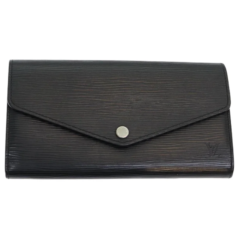 Women's money clip with a scalloped edge​Louis Vuitton Sarah  Leather Wallet  (Pre-Owned)