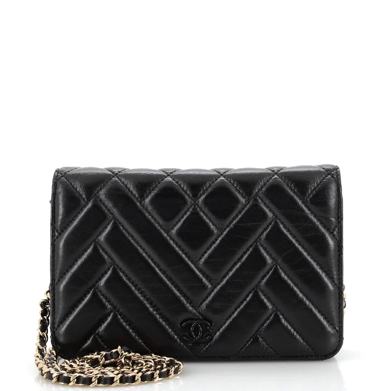 Women's money clip for a statement accessory lookMontCoco Wallet on Chain Quilted Shiny Lambskin Women's money clip for a statement accessory lookMontCoco Wallet on Chain Quilted Shiny Lambskin