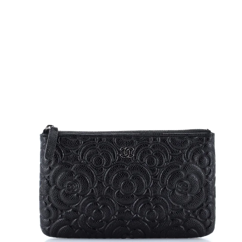 Women's money clip with a fingerprint - resistant finish​O Case Pouch Camellia Caviar Small