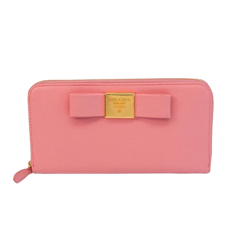 Women's money clip with a personalized engraving optionPrada Ribbon Leather Wallet (Pre-Owned) Women's money clip with a personalized engraving optionPrada Ribbon Leather Wallet (Pre-Owned)