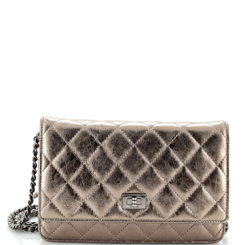 Women's money clip with a double - sided designReissue 2.55 Wallet on Chain Quilted Aged Calfskin Women's money clip with a double - sided designReissue 2.55 Wallet on Chain Quilted Aged Calfskin
