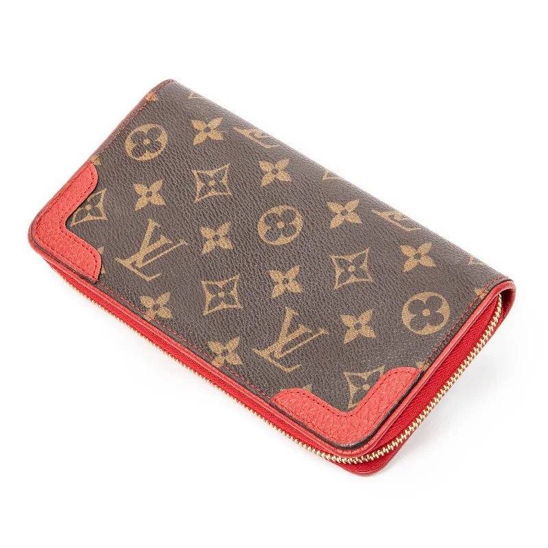 Women's leather money clip with embossed design​Retiro Zippy Wallet