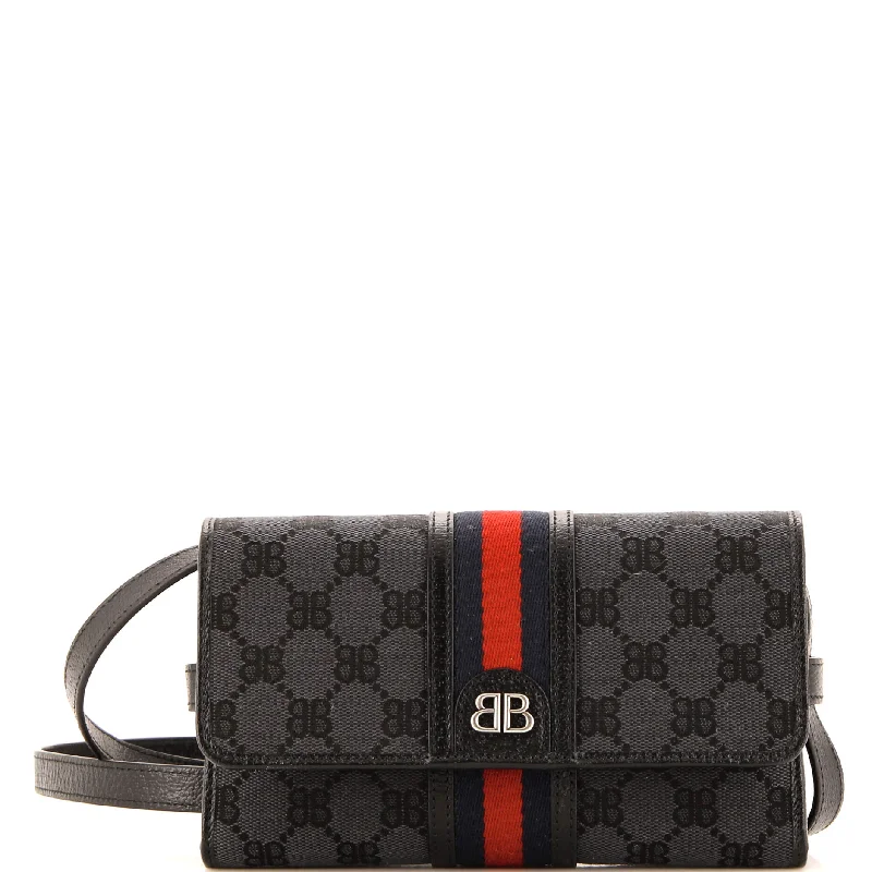 Women's money clip with a faux fur trimx Gucci The Hacker Wallet on Strap BB Canvas Women's money clip with a faux fur trimx Gucci The Hacker Wallet on Strap BB Canvas