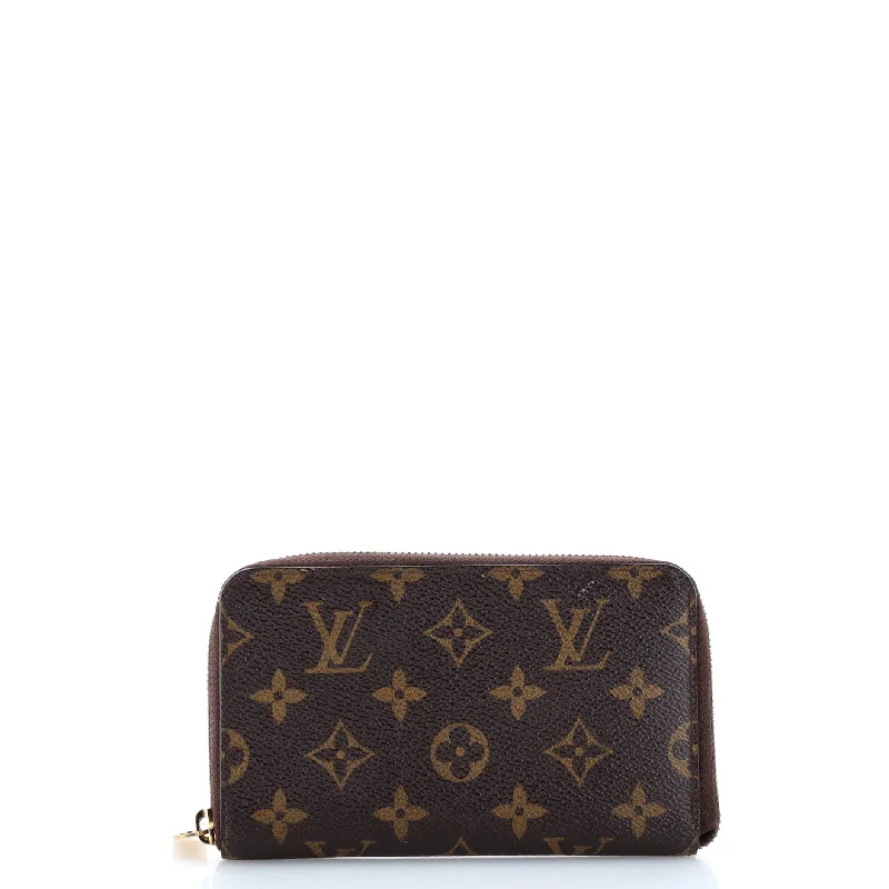 Soft - touch women's money clip for a comfortable gripZippy Compact Wallet Monogram Canvas Soft - touch women's money clip for a comfortable gripZippy Compact Wallet Monogram Canvas
