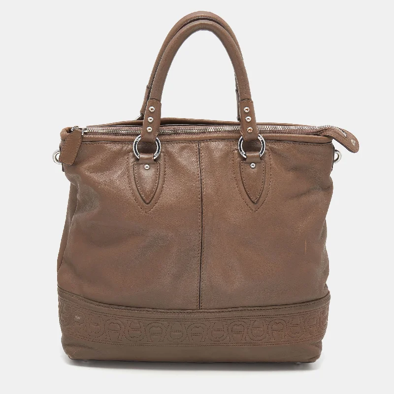 Tote Bag with Adjustable Shoulder Strap in Olive Green for Comfortable CarryingAigner Dark Taupe Leather Zip Tote Tote Bag with Adjustable Shoulder Strap in Olive Green for Comfortable CarryingAigner Dark Taupe Leather Zip Tote