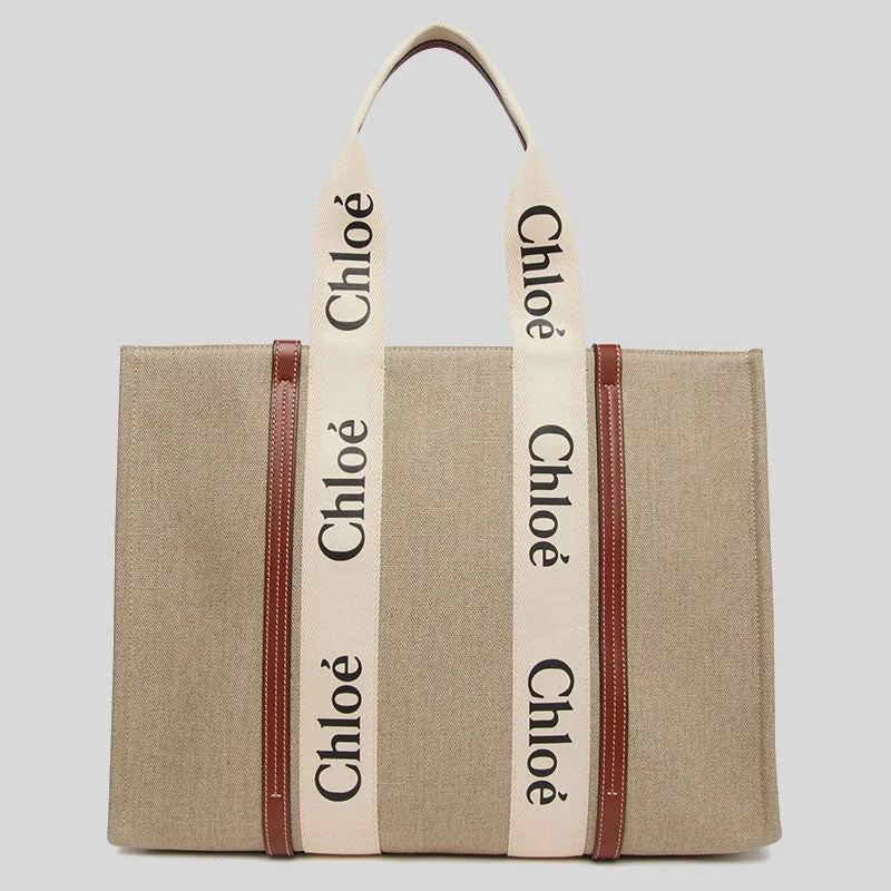 Faux Fur - Trimmed Tote Bag in White for a Cozy Winter LookCHLOE Woody Large Tote Bag White Brown CHC22AS382I2690U Faux Fur - Trimmed Tote Bag in White for a Cozy Winter LookCHLOE Woody Large Tote Bag White Brown CHC22AS382I2690U