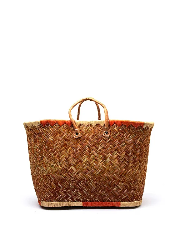 Metallic Tote Bag in Rose Gold with Chain Handles for a Glamorous Night OutZen Collection Wicker Trim Shopper Bag, Apricot Metallic Tote Bag in Rose Gold with Chain Handles for a Glamorous Night OutZen Collection Wicker Trim Shopper Bag, Apricot