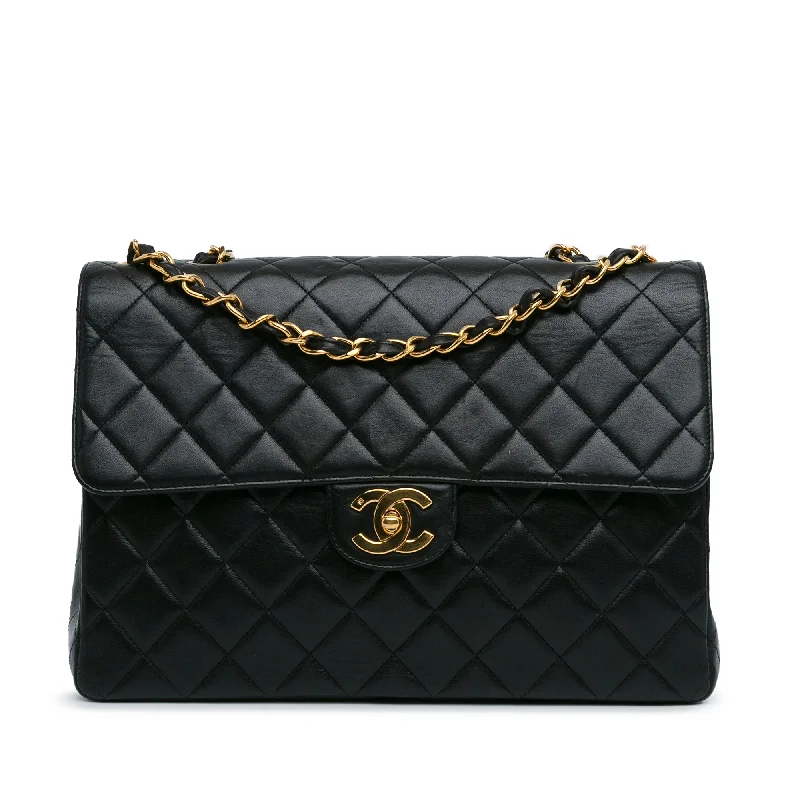 Shoulder Bag with Chain Strap in Silver for a Trendy AppearanceBlack Chanel Jumbo Classic Lambskin Single Flap Shoulder Bag Shoulder Bag with Chain Strap in Silver for a Trendy AppearanceBlack Chanel Jumbo Classic Lambskin Single Flap Shoulder Bag