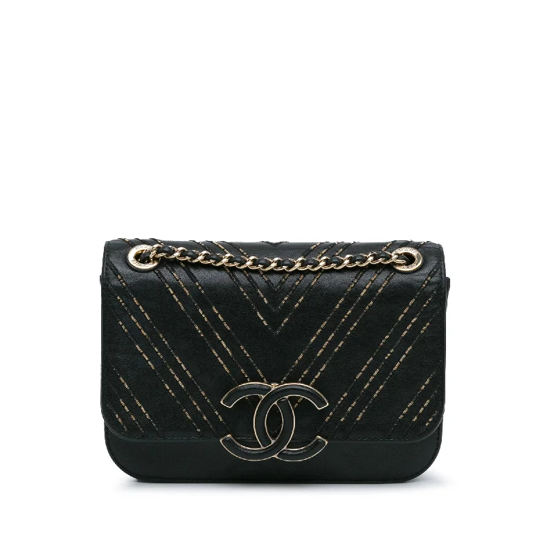 Women's Large Leather Shoulder Bag in Brown with Multiple Compartments for WorkBlack Chanel Small Lambskin Subtle Flap Bag Women's Large Leather Shoulder Bag in Brown with Multiple Compartments for WorkBlack Chanel Small Lambskin Subtle Flap Bag