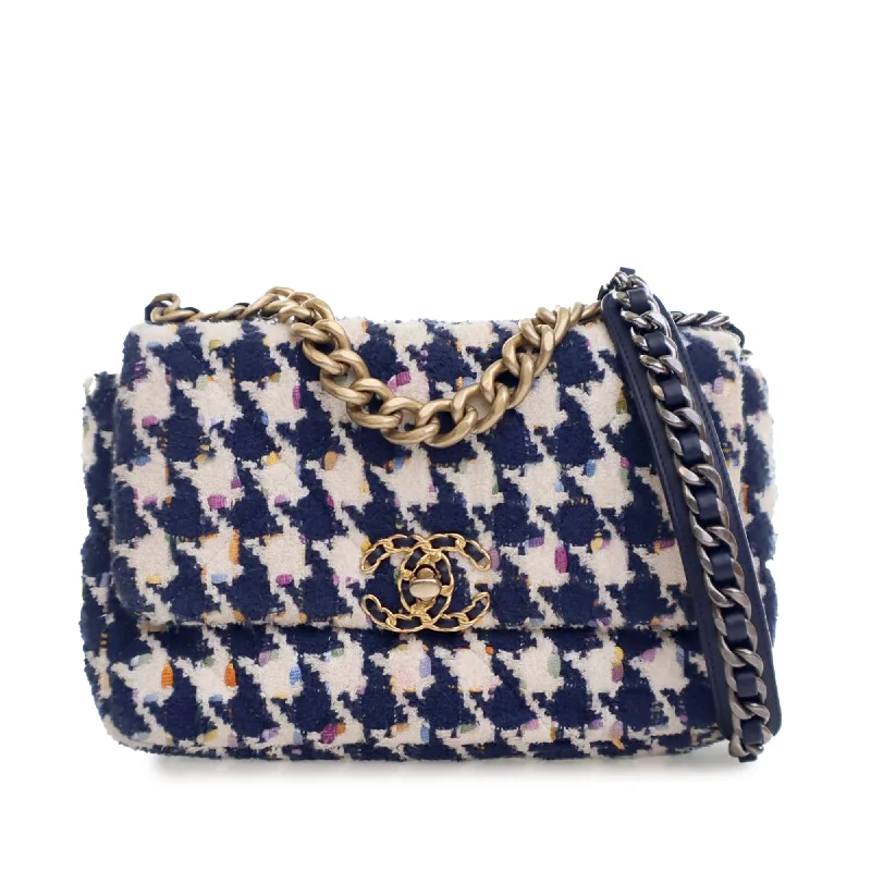 Quilted Shoulder Bag in Cream for a Classic and Elegant LookBlue Chanel Medium Houndstooth Tweed 19 Flap Bag Satchel Quilted Shoulder Bag in Cream for a Classic and Elegant LookBlue Chanel Medium Houndstooth Tweed 19 Flap Bag Satchel