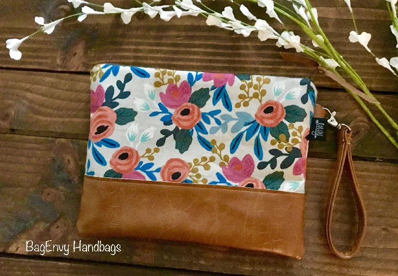 Mirrored Clutch in Silver for Futuristic - Themed GatheringsGrab N Go Wristlet Clutch - Coral Floral in Linen with Vegan Leather Mirrored Clutch in Silver for Futuristic - Themed GatheringsGrab N Go Wristlet Clutch - Coral Floral in Linen with Vegan Leather