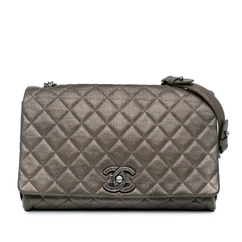 Women's Shoulder Bag with Adjustable Strap in Pink for ComfortGray Chanel Large Quilted Goatskin City Rock Flap Shoulder Bag Women's Shoulder Bag with Adjustable Strap in Pink for ComfortGray Chanel Large Quilted Goatskin City Rock Flap Shoulder Bag