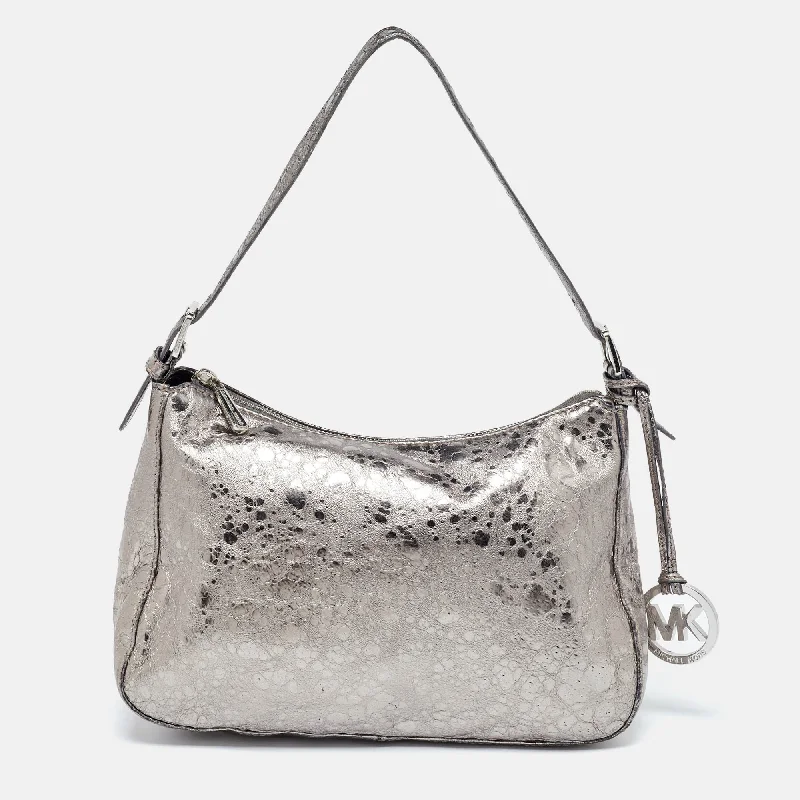 Women's Shoulder Bag with Adjustable Strap in Pink for ComfortMichael Kors Metallic Grey Textured Patent And Leather Logo Charm Shoulder Bag Women's Shoulder Bag with Adjustable Strap in Pink for ComfortMichael Kors Metallic Grey Textured Patent And Leather Logo Charm Shoulder Bag