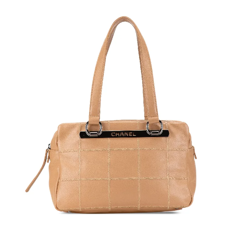 Women's Shoulder Bag with Zippered Pockets in Orange for SafetyTan Chanel Choco Bar Caviar Shoulder Bag Women's Shoulder Bag with Zippered Pockets in Orange for SafetyTan Chanel Choco Bar Caviar Shoulder Bag