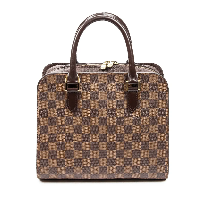 Quilted Shoulder Bag in Cream for a Classic and Elegant LookTriana