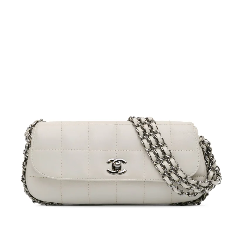Women's Shoulder Bag with Faux Fur Strap in White for Winter StyleWhite Chanel Choco Bar Lambskin 3 Chain Single Flap Shoulder Bag Women's Shoulder Bag with Faux Fur Strap in White for Winter StyleWhite Chanel Choco Bar Lambskin 3 Chain Single Flap Shoulder Bag