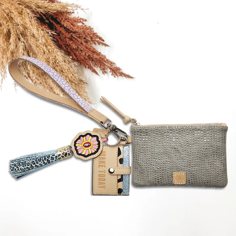 Women's Small Beaded Clutch in Silver for New Year's Eve PartyConsuela | Juanis Combi Wristlet Women's Small Beaded Clutch in Silver for New Year's Eve PartyConsuela | Juanis Combi Wristlet