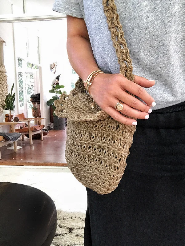 Large Sequin Clutch in Gold for Red - Carpet EventsCrocheted Jute Cross Body Bag • (Natural) Large Sequin Clutch in Gold for Red - Carpet EventsCrocheted Jute Cross Body Bag • (Natural)