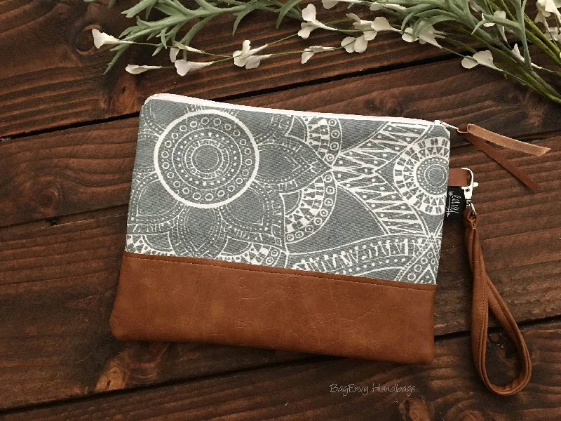 Leather Clutch with Chain Strap in Black for Cocktail PartiesGrab N Go Wristlet Clutch - Kaleidoscope Floral In Grey with Vegan Leather Leather Clutch with Chain Strap in Black for Cocktail PartiesGrab N Go Wristlet Clutch - Kaleidoscope Floral In Grey with Vegan Leather