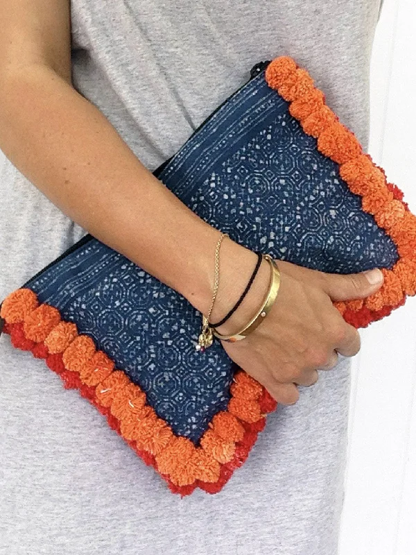 Snake - Skin Effect Clutch in Green for Exotic PartiesAlmighty Love Pompom Clutch (Orange/Red) Snake - Skin Effect Clutch in Green for Exotic PartiesAlmighty Love Pompom Clutch (Orange/Red)