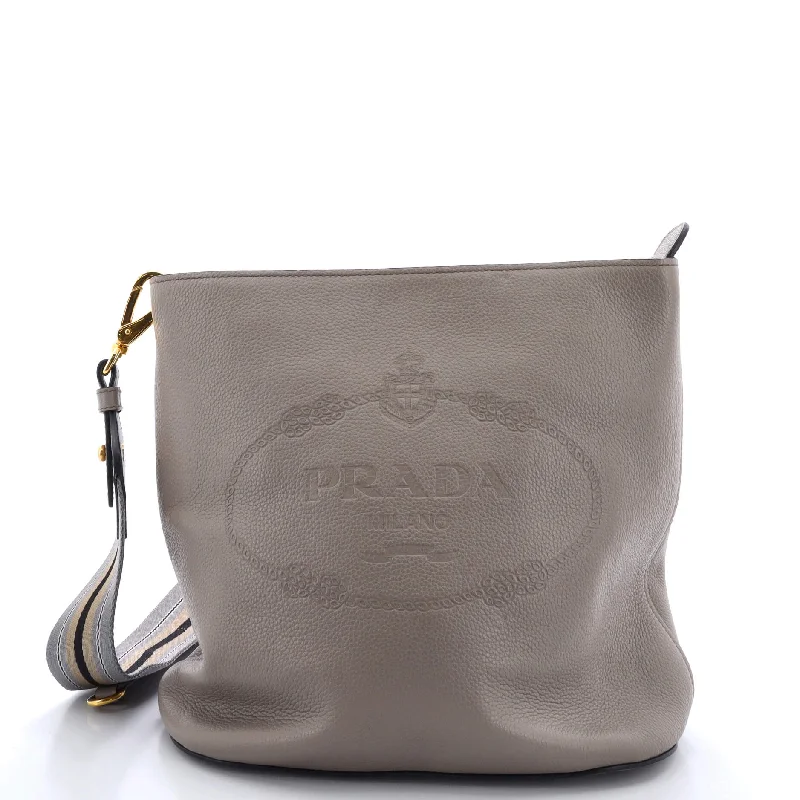 Straw Crossbody Bag in Natural Color for Beach Vacations and Summer DaysLogo Bucket Messenger Bag Vitello Phenix Medium