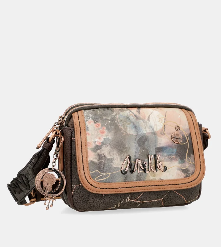 Quilted Leather Crossbody Bag in Cream for a Classic and Elegant AppearanceShōen Brush 3 compartment shoulder bag