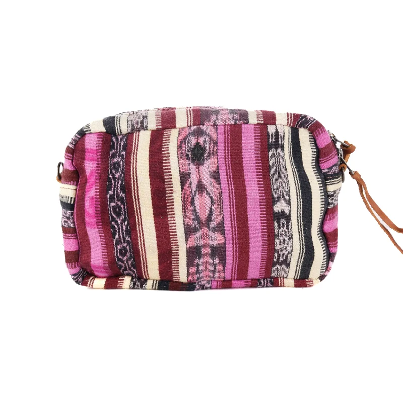 Waterproof Nylon Crossbody Bag in Navy Blue for Outdoor Hiking TripsWANDER BAG - CORTE - CAFE - NO. 13325